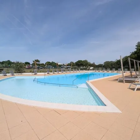 Near The Sea With Garden And Shared Pool *